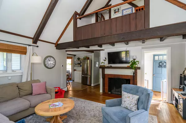 Bourne, MA 02532,44 Cotuit Road