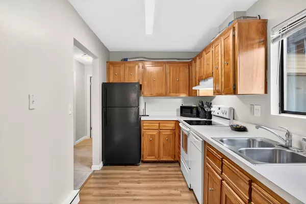 Hyannis, MA 02601,800 Bearses Way #APT 1NE