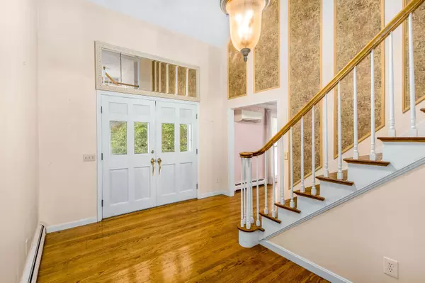 Yarmouth Port, MA 02675,65 Oakmont Road