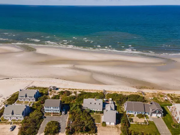 Dennis, MA 02638,156 Shore Drive