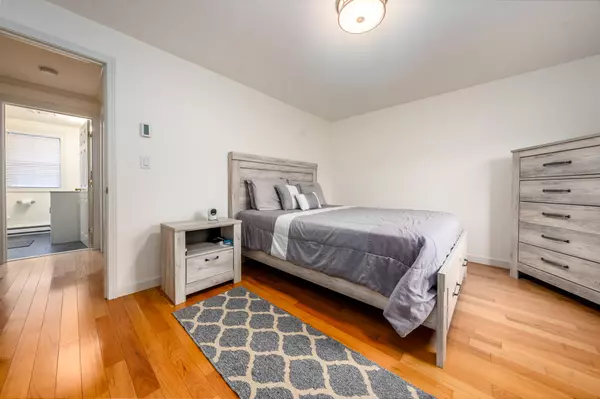 Hyannis, MA 02601,135 W Main Street #APT 45