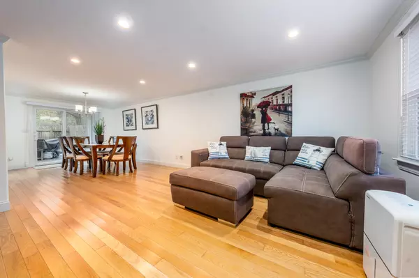 Hyannis, MA 02601,135 W Main Street #APT 45