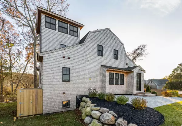 Hyannis Port, MA 02647,417 Scudder Avenue