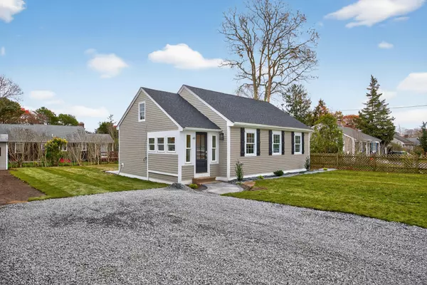 60 Baxter Avenue, West Yarmouth, MA 02673