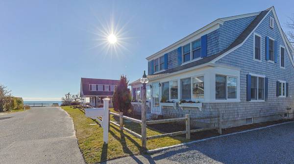 8 Wyndemere Bluffs Road, Harwich Port, MA 02646