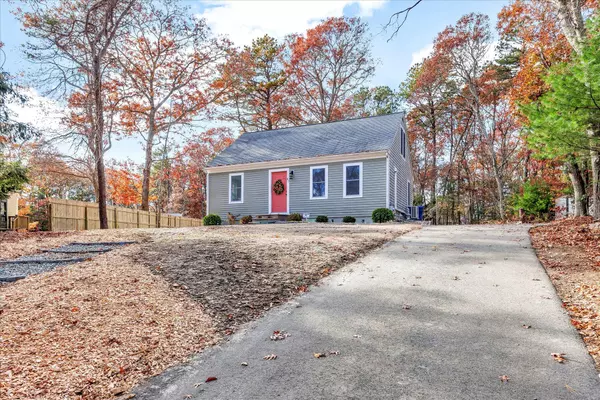 47 Shallow Pond Lane, East Falmouth, MA 02536