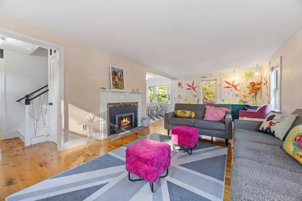 Buzzards Bay, MA 02532,18 Carlton Road