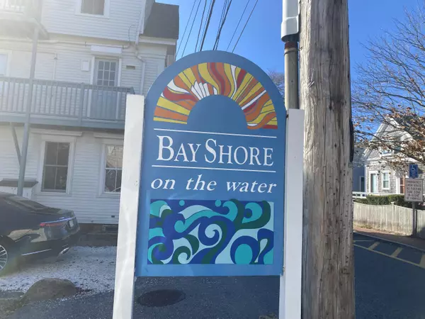 Provincetown, MA 02657,495 Commercial Street #U11