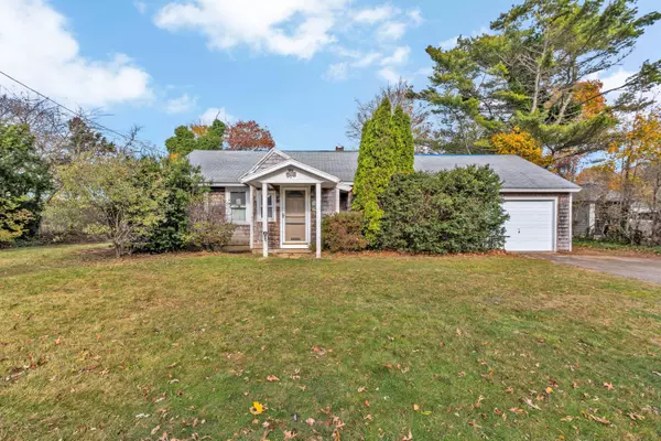 22 Alma Road, Falmouth, MA 02540