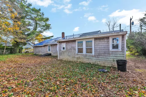 Falmouth, MA 02540,22 Alma Road