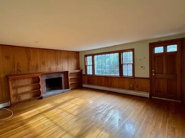 Centerville, MA 02632,22 Cranberry Lane