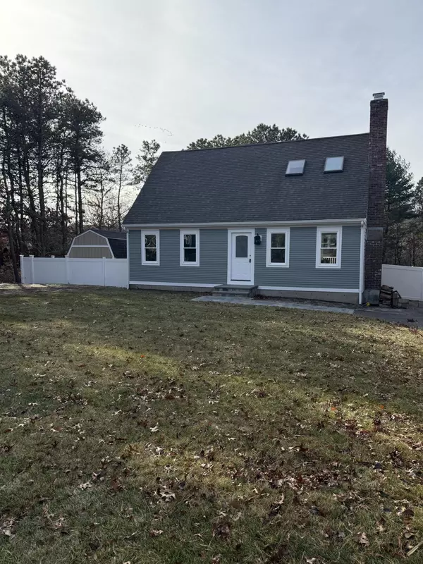 35 Claulise Lane, Mashpee, MA 02649