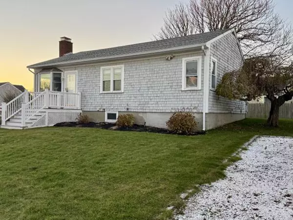 7 Columbus Avenue, West Yarmouth, MA 02673