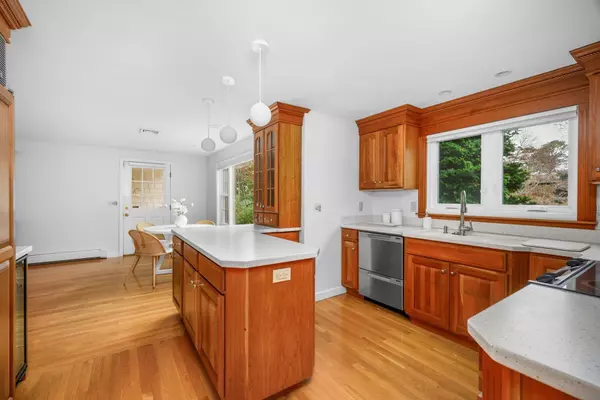 Cotuit, MA 02635,239 Clamshell Cove Road