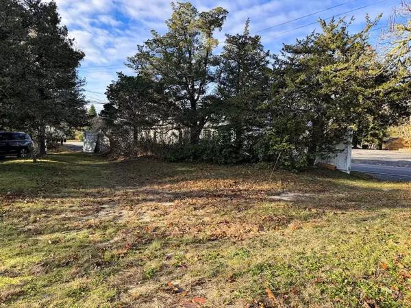 Osterville, MA 02655,30 Pond Street