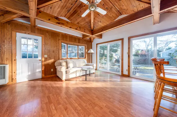 South Dennis, MA 02660,15 Yenom Road