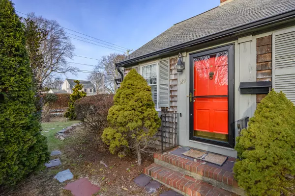 Falmouth, MA 02540,129 Hamlin Avenue