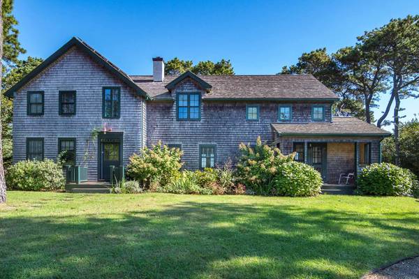 81 Plantingfield Way, Edgartown, MA 02539