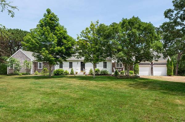 2 Bold Meadow Road, Edgartown, MA 02539