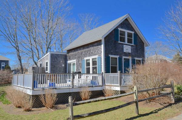 9 Second Avenue, Oak Bluffs, MA 02557