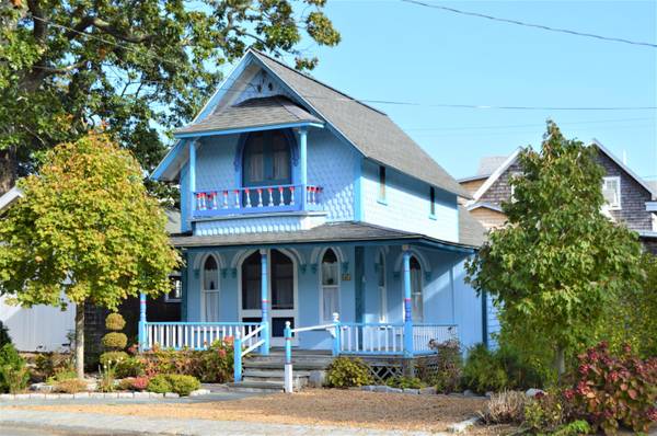 41 Narragansett Avenue, Oak Bluffs, MA 02557