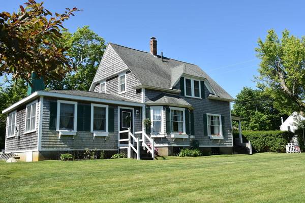 44 Edgartown Road, Vineyard Haven, MA 02568