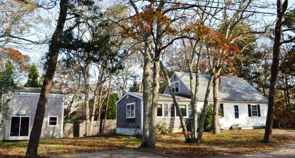 34 Chase Lane, Vineyard Haven, MA 02568