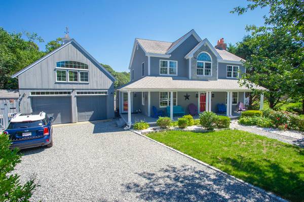 3 Laura's Way, Oak Bluffs, MA 02557