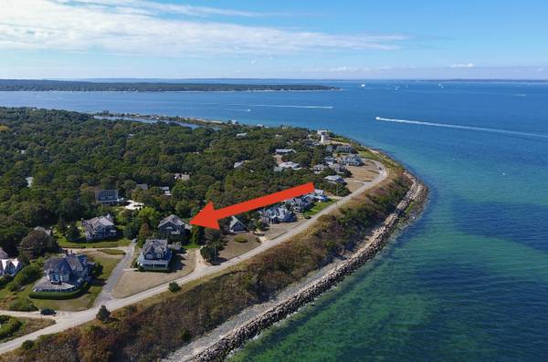 9 Crescent Road, Oak Bluffs, MA 02557