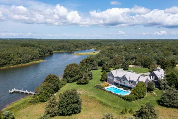 81 Oyster Pond Road, Edgartown, MA 02539