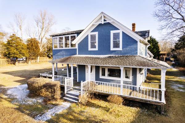 35 Temahigan Avenue, Oak Bluffs, MA 02557