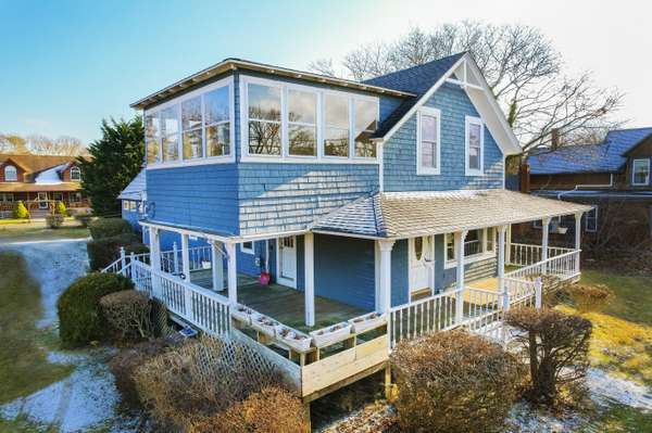 Oak Bluffs, MA 02557,35 Temahigan Avenue