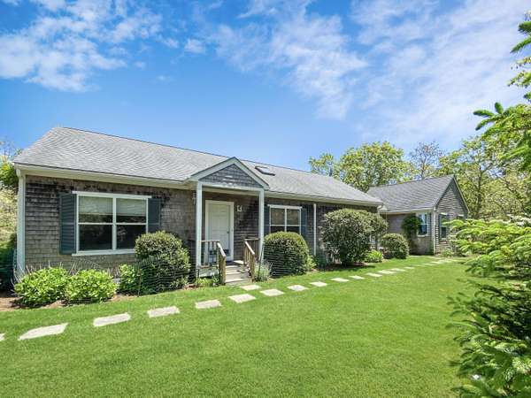 28 Rustling Oaks Road, West Tisbury, MA 02575