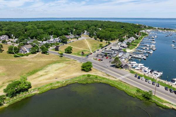 Oak Bluffs, MA 02557,12 New York Avenue