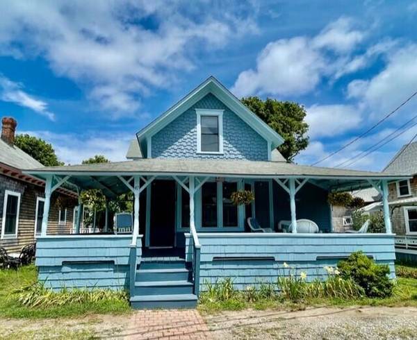 47 Tuckernuck Avenue, Oak Bluffs, MA 02557