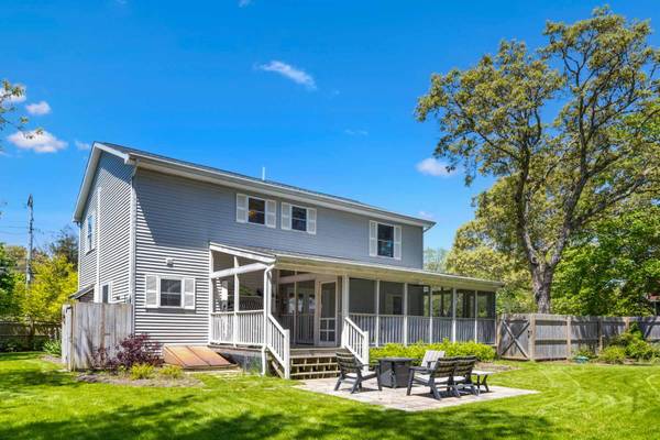 53 Carol Lane, Oak Bluffs, MA 02557