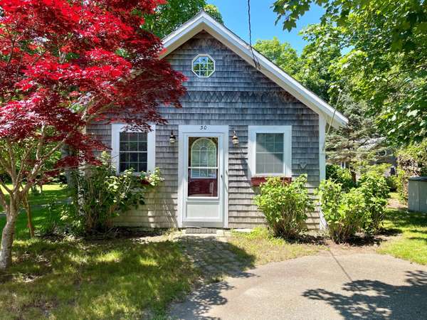 30 Pine Street, Edgartown, MA 02539