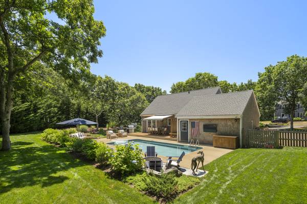 41 Dodgers Hole Road Road, Edgartown, MA 02539