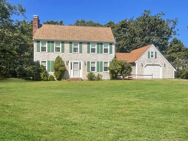 8 Marsh Hawk Circle, Edgartown, MA 02539