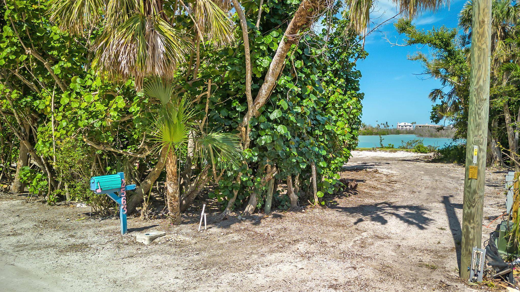 Sanibel, FL 33957,2563 Coconut Dr