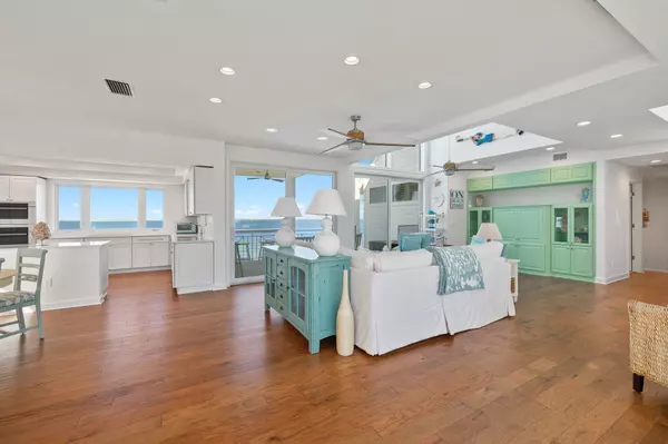 Sanibel, FL 33957,488 Lighthouse Way