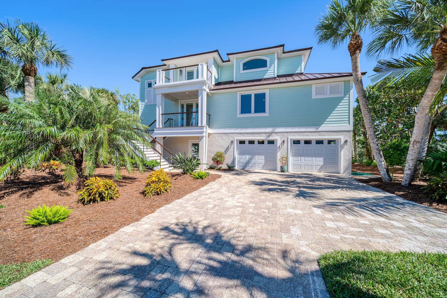 Sanibel, FL 33957,1042 Blue Heron Drive