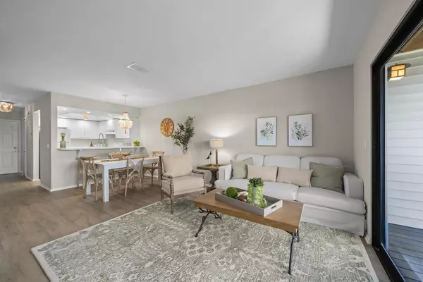 Sanibel, FL 33957,2320 Wooster Ln #5