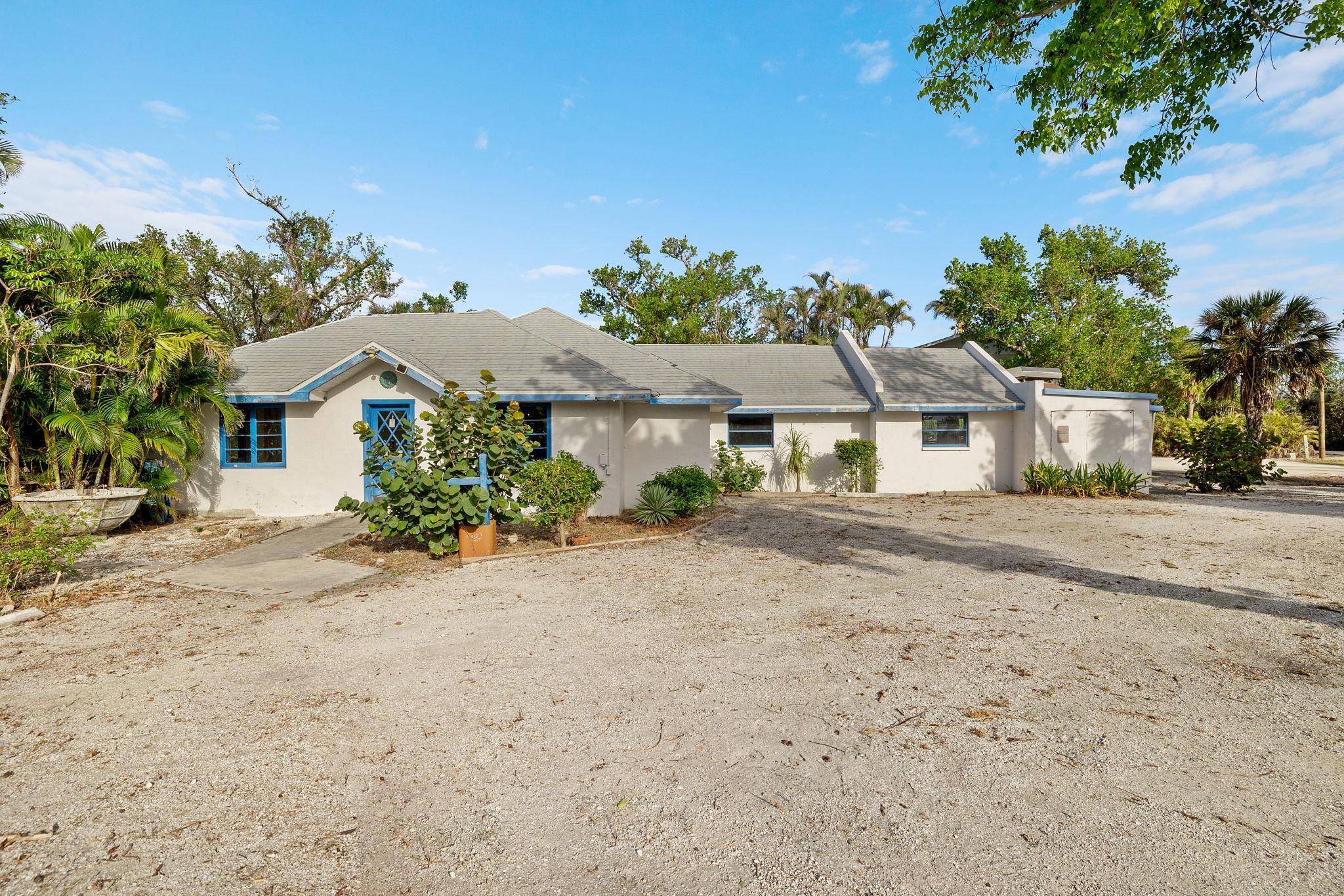 1544 Periwinkle Way, Sanibel, FL 33957