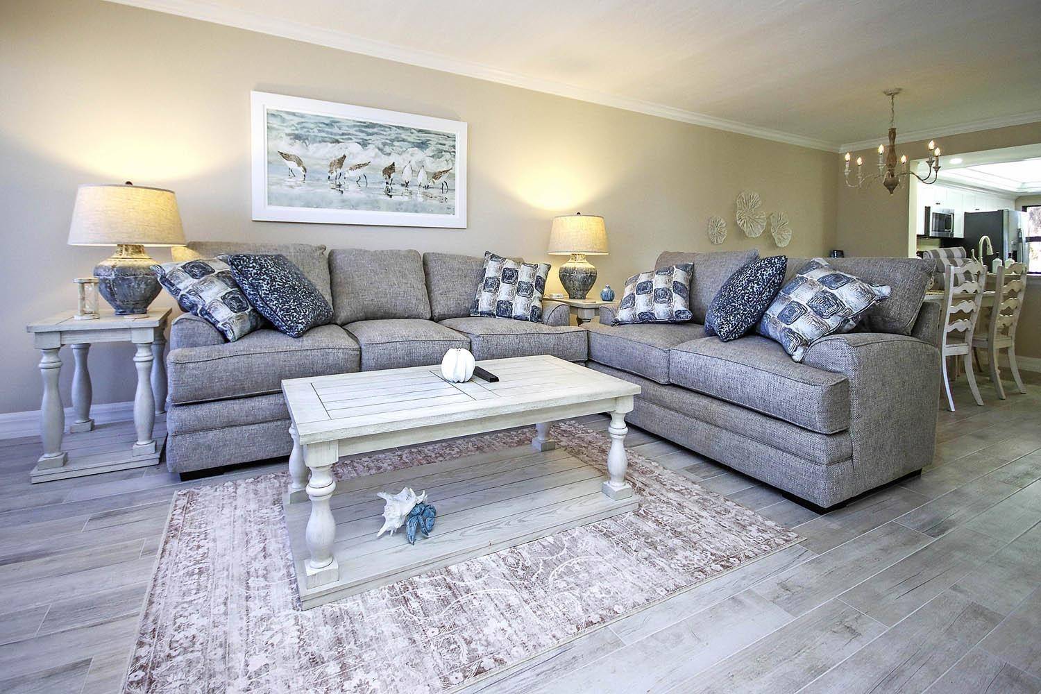 Sanibel, FL 33957,2445 W Gulf Dr #E7