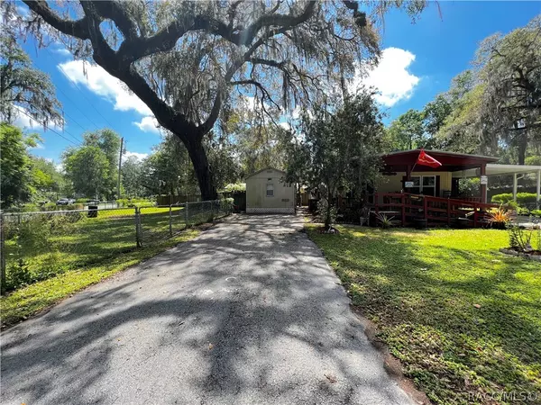 Lake Panasoffkee, FL 33538,3315 CR 431N