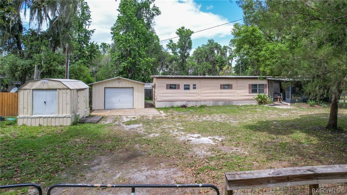 5813 N Tsala Apopka DR, Hernando, FL 34442