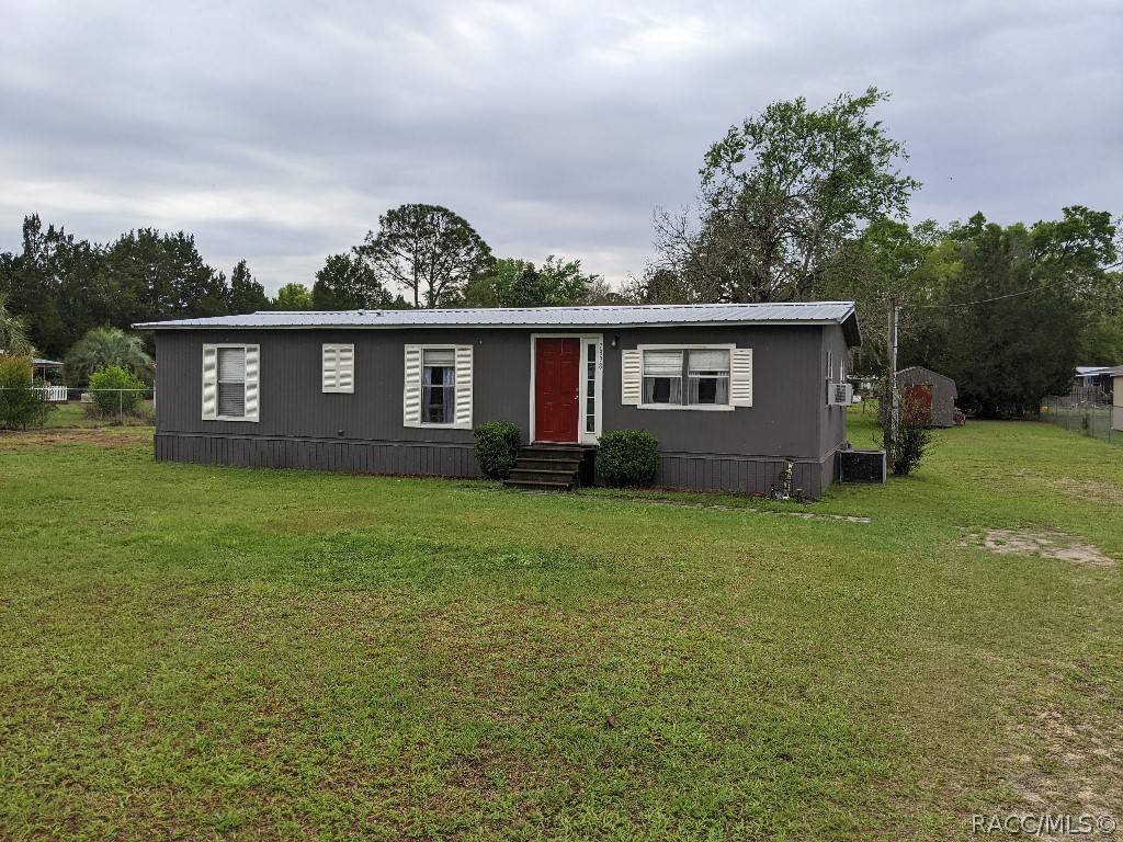 7898 W Badger LN, Dunnellon, FL 34433