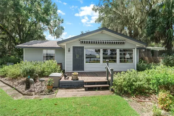 9825 W Riverwood DR, Crystal River, FL 34428