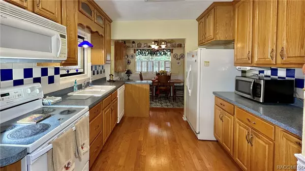 Dade City, FL 33525,38020 Sunset AVE